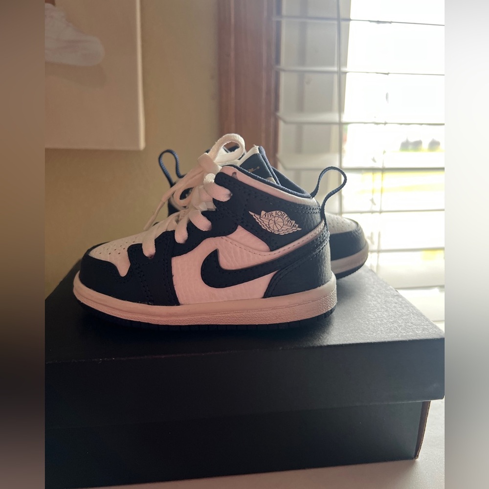 Air Jordan 1 Mid TD 'Crimson Tint' Sneakers Toddler Size 2C